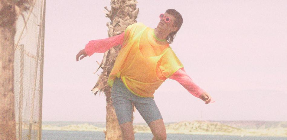 Los hombres del próximo verano vestirán una moda desacomplejada, optimista y muy arty