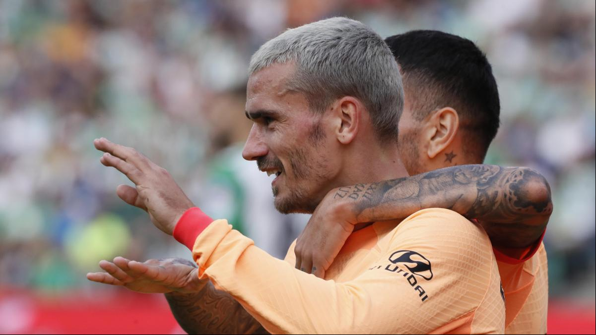 Griezmann marca un gol olímpico y hace historia en el Atlético de Madrid