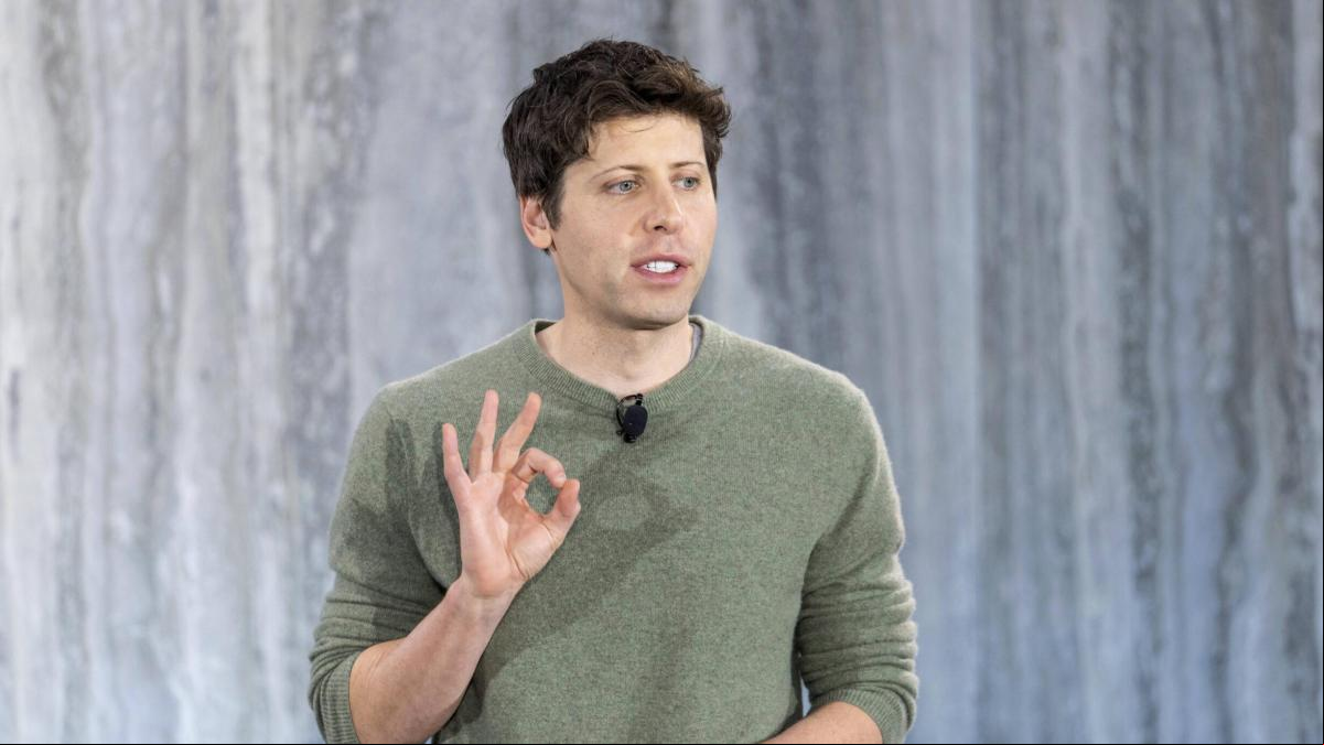 Sam Altman, CEO de OpenAI: “Las personas mayores usan ChatGPT como Google, las de 30 años como un asesor de vida, y los universitarios como un sistema operativo”