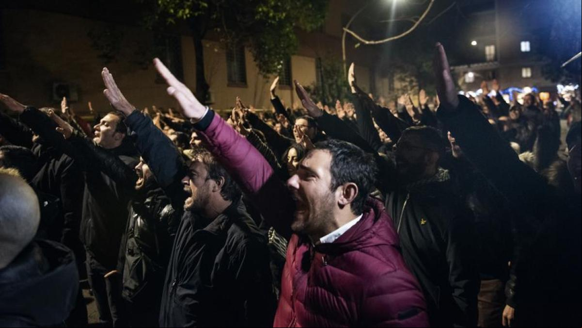 El saludo romano agita la justicia italiana
