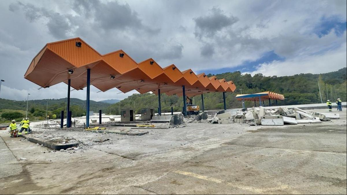 Inician el desmantelamiento de las áreas de peaje en la autopista del Maresme