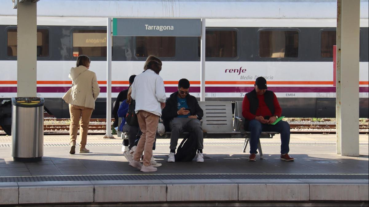 Renfe activa un plan alternativo de transporte entre Tarragona y Salou por obras ferroviarias