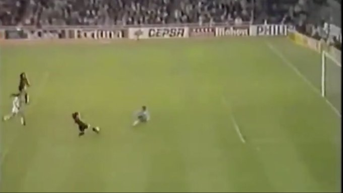 Recuerdan el surrealista gol anulado al Milan contra el Real Madrid por un fuera de juego inexistente: “Qué vergüenza”