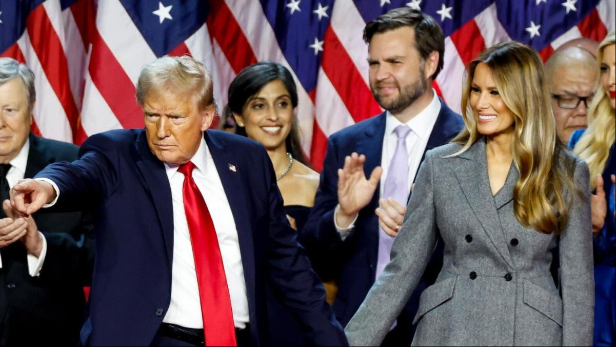 Los sofisticados estilismos de Melania Trump para una jornada electoral histórica