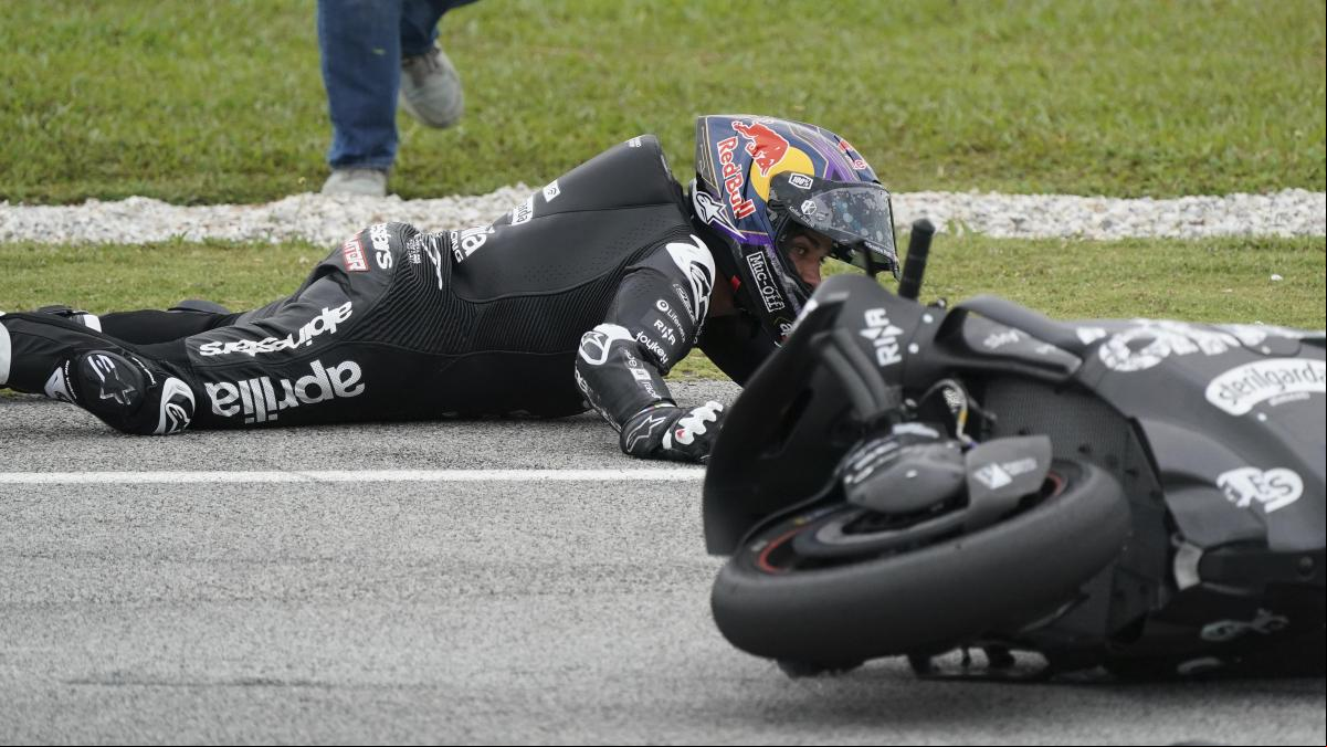 Jorge Martín se fractura la mano derecha y el pie izquierdo y abandona los tests de Sepang