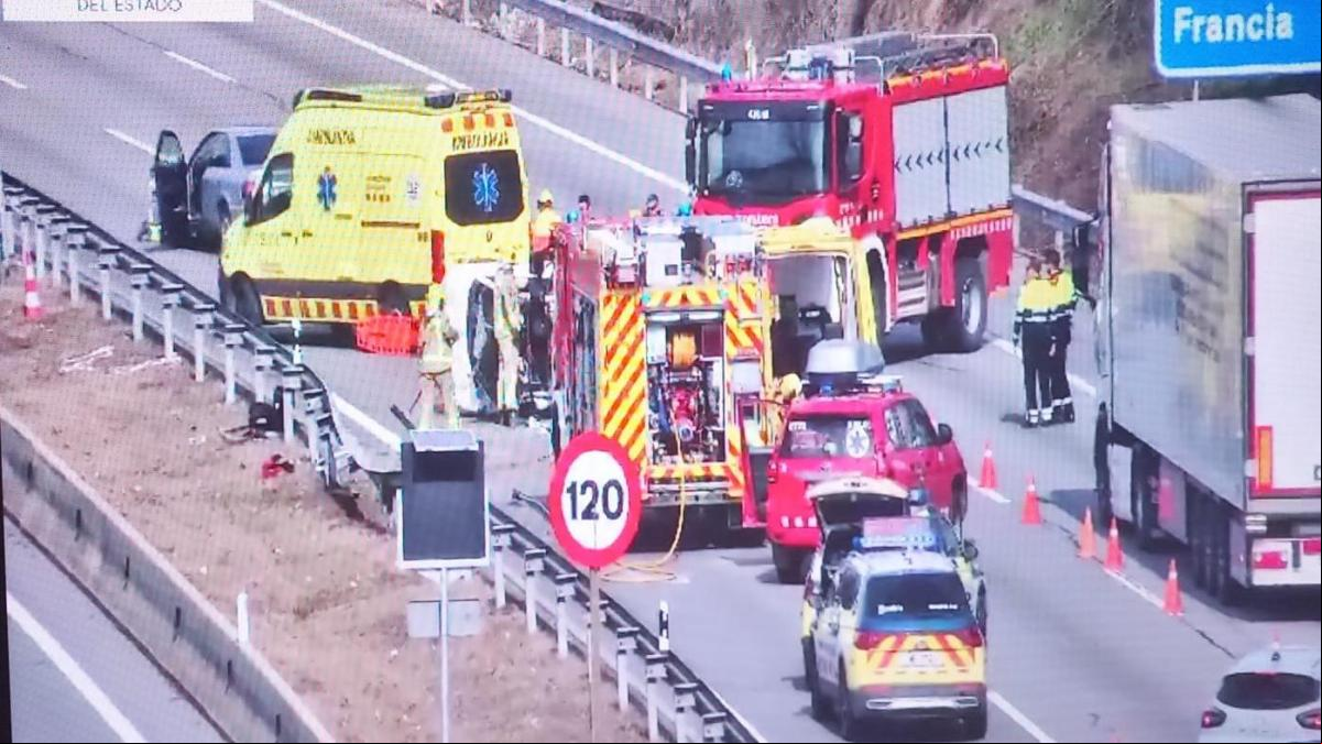 Largas colas en la AP-7 en Sant Celoni por dos accidentes en los dos sentidos Largas colas en la AP-7 en Sant Celoni por dos accidentes en los dos sentidos