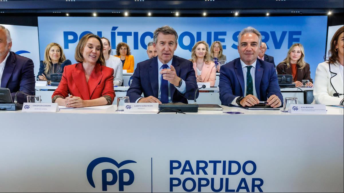 Feijóo renovará la cúpula del PP para reforzarse y relanzar su alternativa