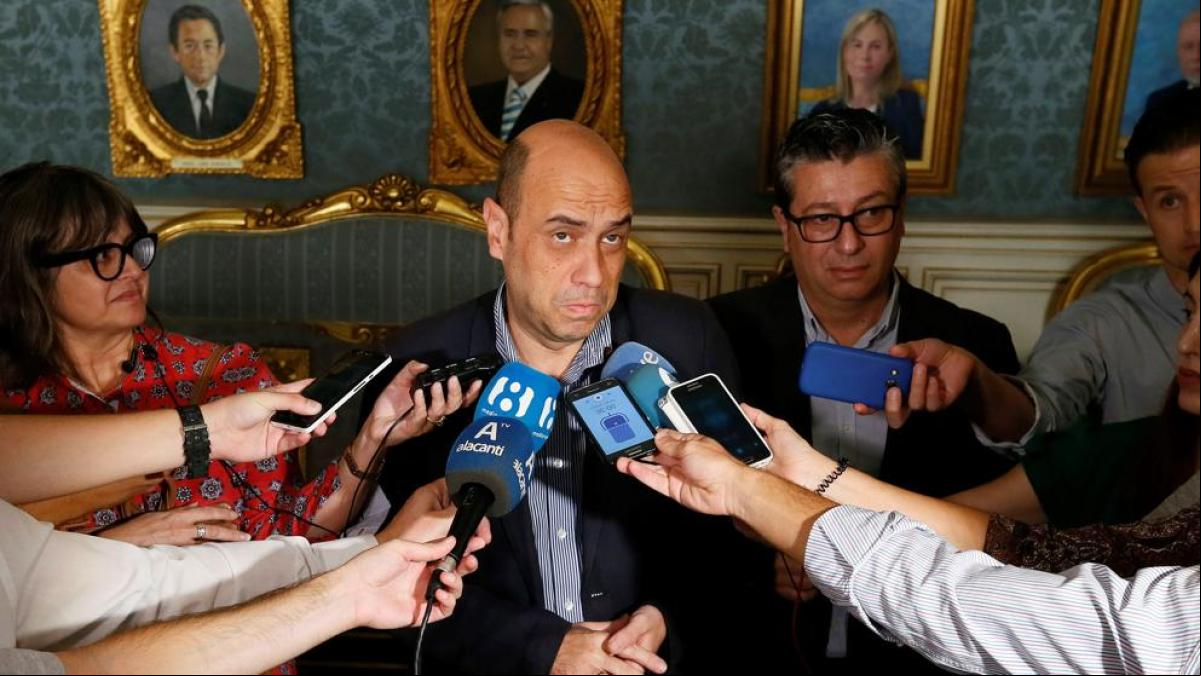 Condenan al Ayuntamiento de Alicante a pagar luces de Navidad que encargó sin contrato