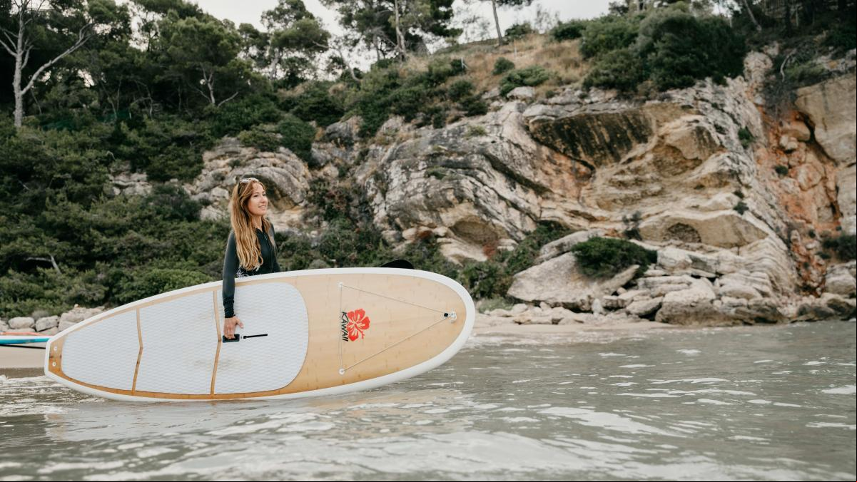 La capital de la Costa Dorada cuenta con 14 Km de litoral y once zonas habilitadas para actividades acuáticas