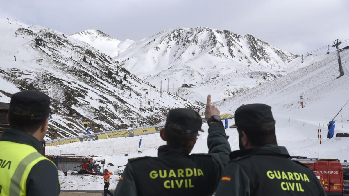 Astún reabre sus puertas a excepción del telesilla accidentado