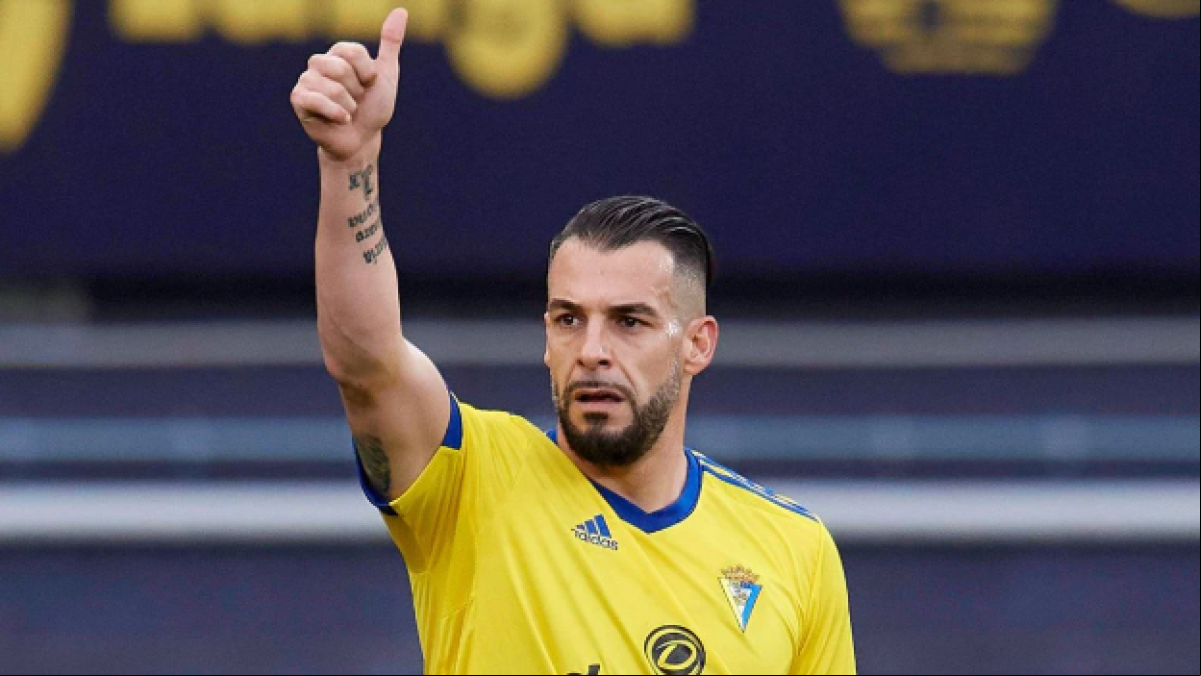 Álvaro Negredo anuncia su retirada a los 39 años