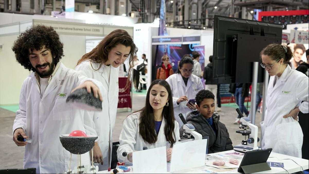 El EspaiCiència se consolida como un referente en la divulgación científica dentro del Saló de l’Ensenyament, y proporciona a los jóvenes herramientas y conocimientos para adentrarse en el mundo de la ciencia y la tecnología