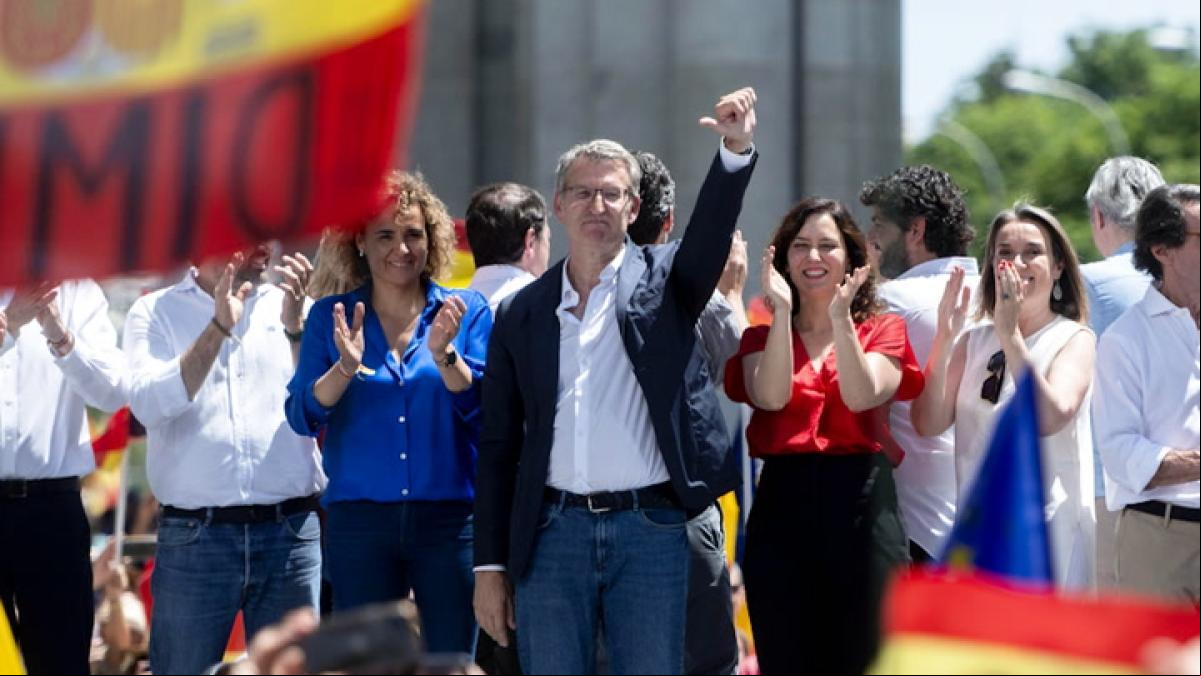 Feijóo llama a protestar contra un Gobierno que cierra filas con sus aliados