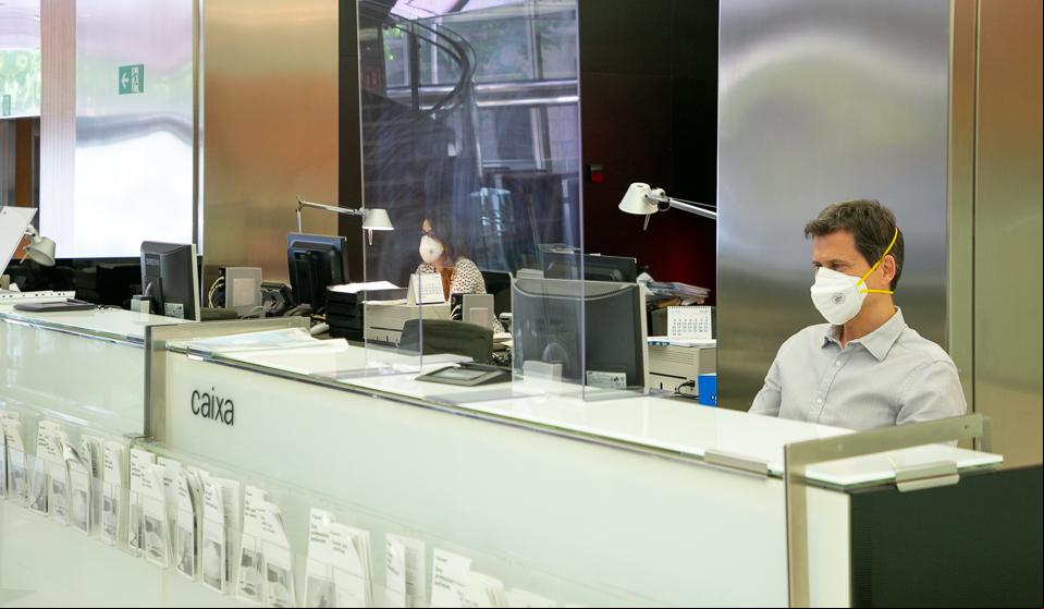 Banco Sabadell, al lado de sus clientes con iniciativas sin precedentes en la crisis de la Covid-19